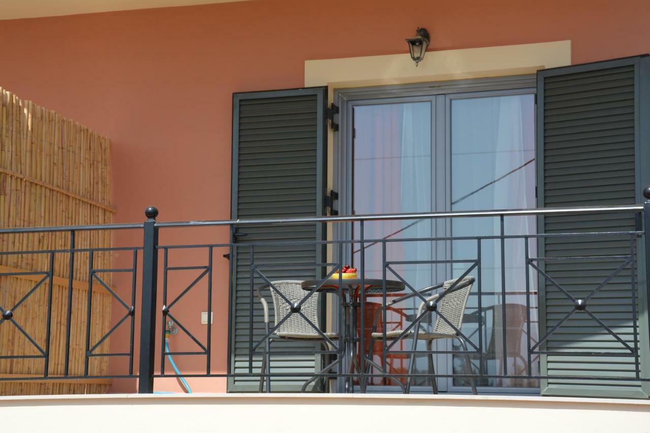 Lotus Sea View Studio Apartment 2 Lixouri Esterno foto